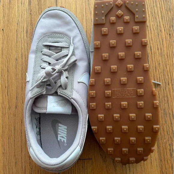 Nike Daybreak Dusty Rose size 9 sneakers shoes - Picture 3 of 4
